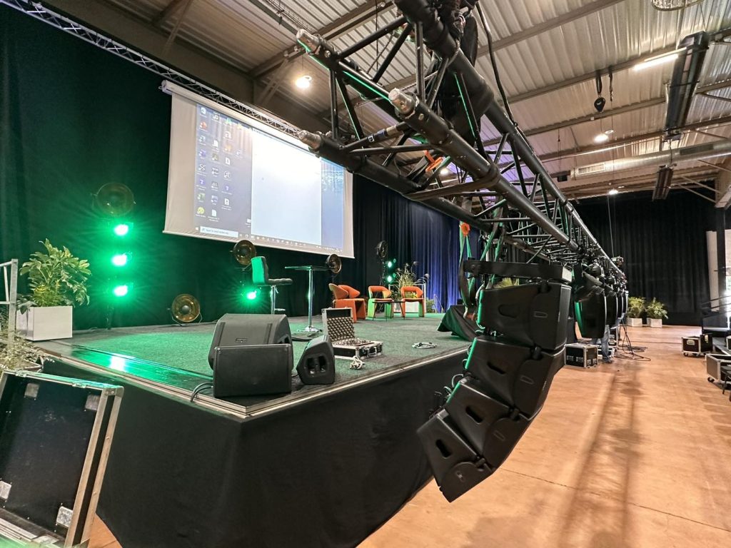 lr événement prestation technique sonorisation lumière séminaire, concert en vendée.